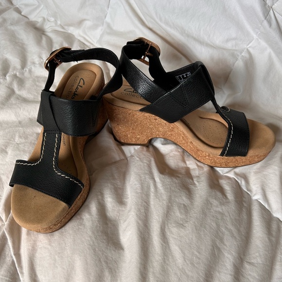 CLARKS WOMEN'S GISELLE STYLE SANDAL - Picture 3 of 10